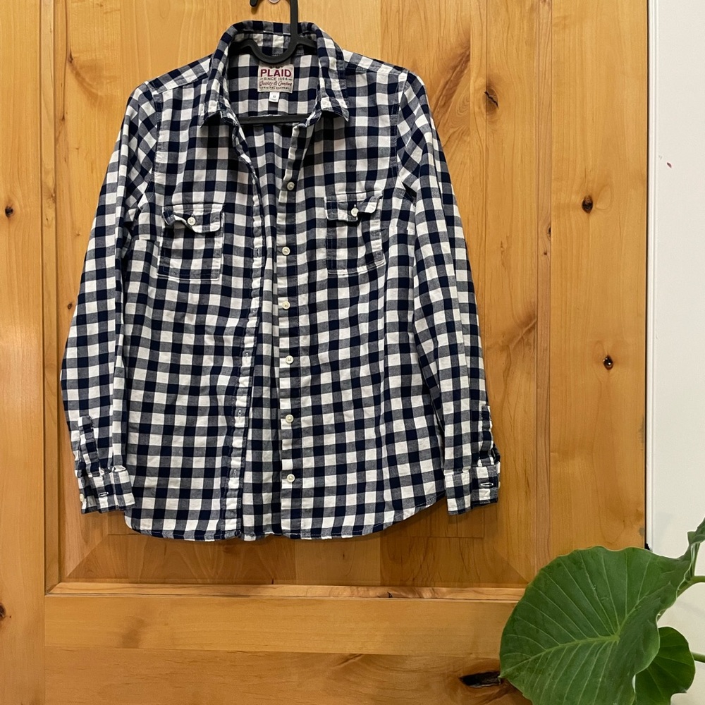 Old Navy plaid button down shirt - XS